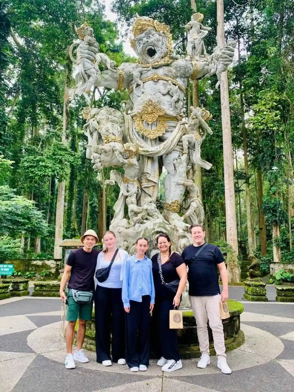 Happy travellers on a Bali tour